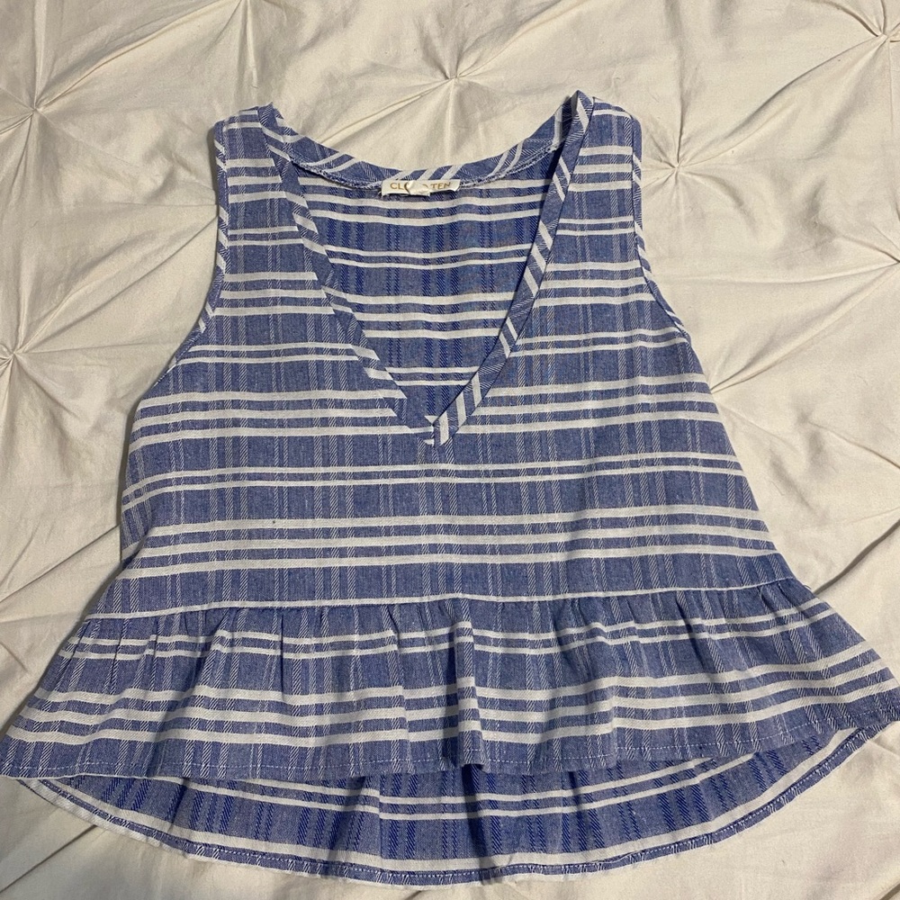 Cloud Ten v neck top size S
